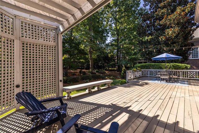 825 Glengate Place, Atlanta, GA 30328