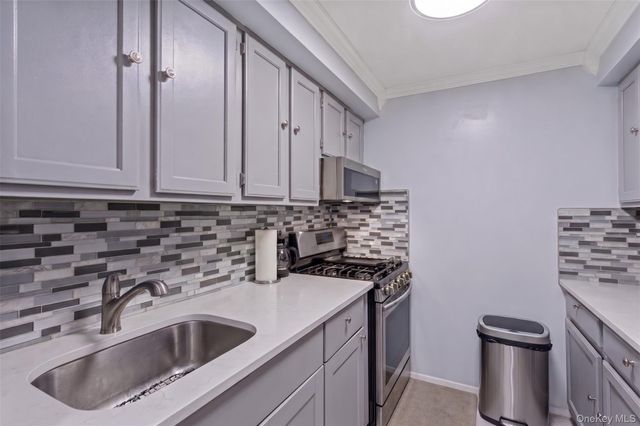 320 Marion Street, Brooklyn, NY 11233