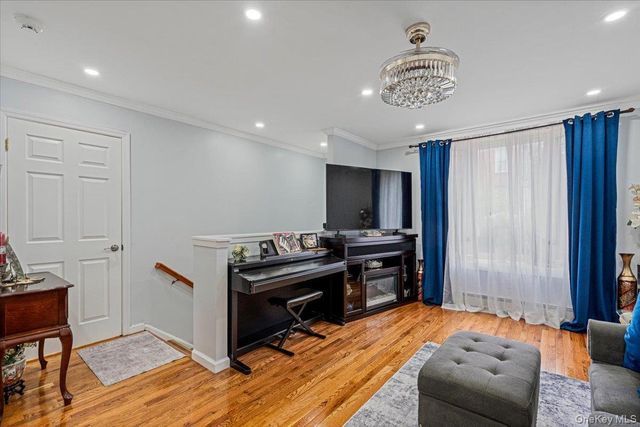 320 Marion Street, Brooklyn, NY 11233