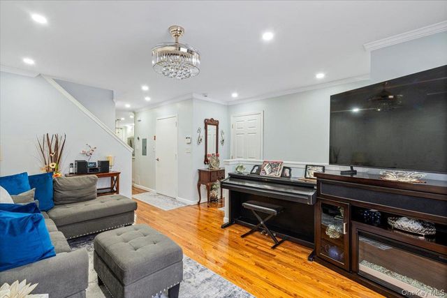 320 Marion Street, Brooklyn, NY 11233