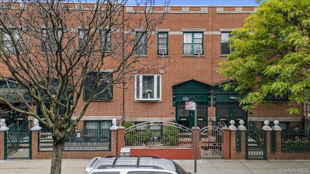 320 Marion Street, Brooklyn, NY 11233