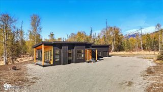 10362 N Hatchers Flight Loop, Palmer, AK 99645