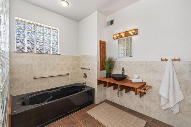 2019 Franklin Avenue SE, Minneapolis, MN 55414