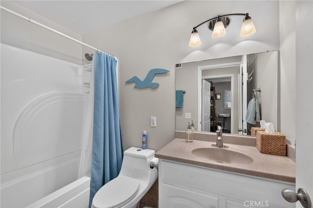 401 Robinhood Lane, Redlands, CA 92373