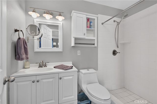 401 Robinhood Lane, Redlands, CA 92373