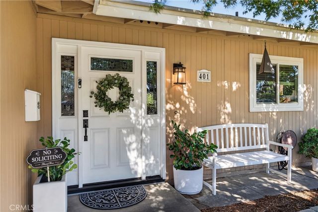 401 Robinhood Lane, Redlands, CA 92373