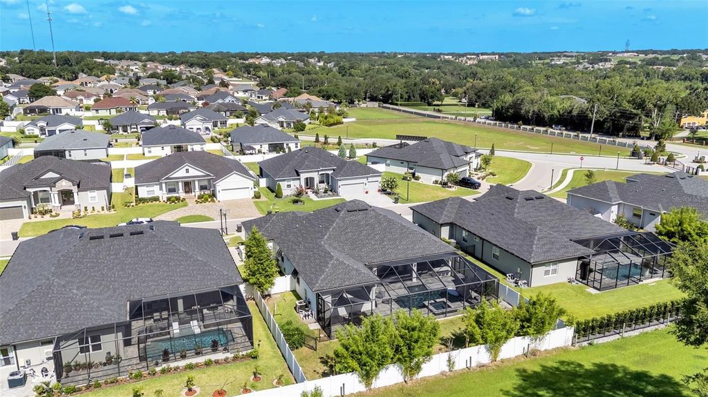 Image 11 of property listing at 6626 RIDGEMONT ROAD, Lakeland, FL 33813