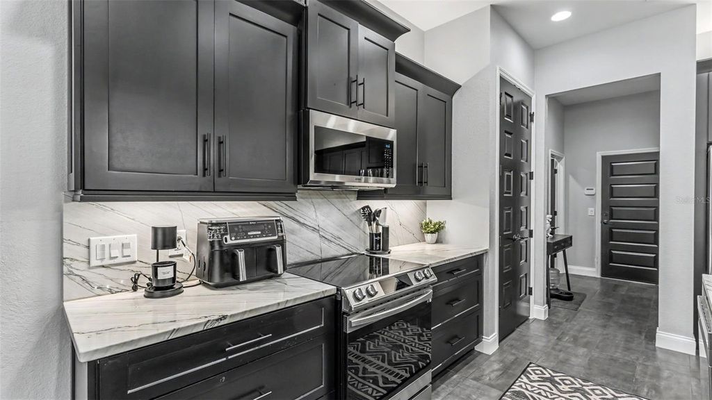 Image 17 of property listing at 6626 RIDGEMONT ROAD, Lakeland, FL 33813