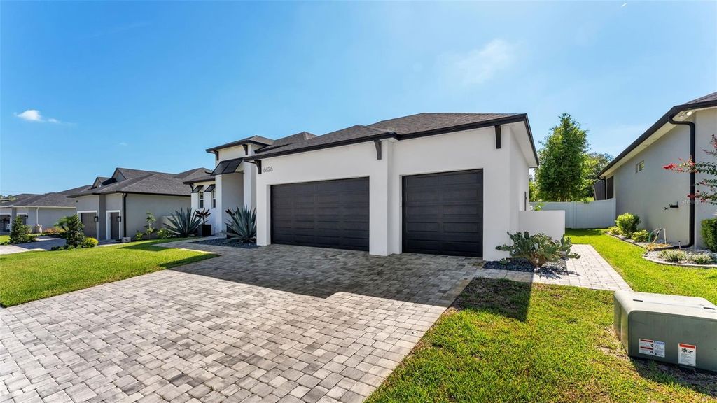 Image 3 of property listing at 6626 RIDGEMONT ROAD, Lakeland, FL 33813