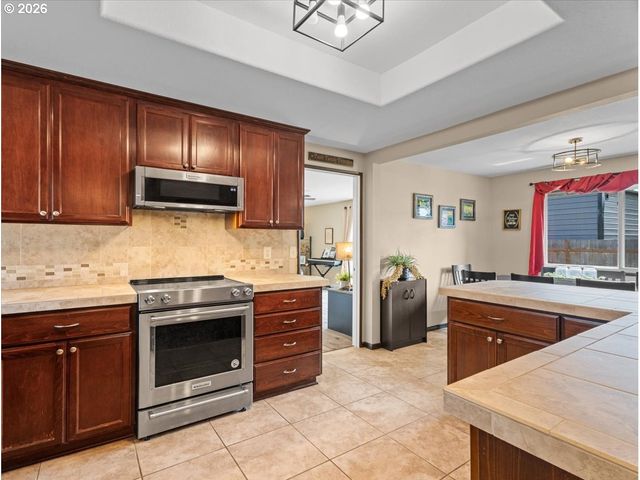 940 Ne BALDWIN St, Hillsboro, OR 97124