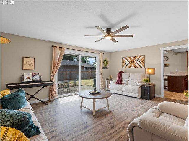 940 Ne BALDWIN St, Hillsboro, OR 97124