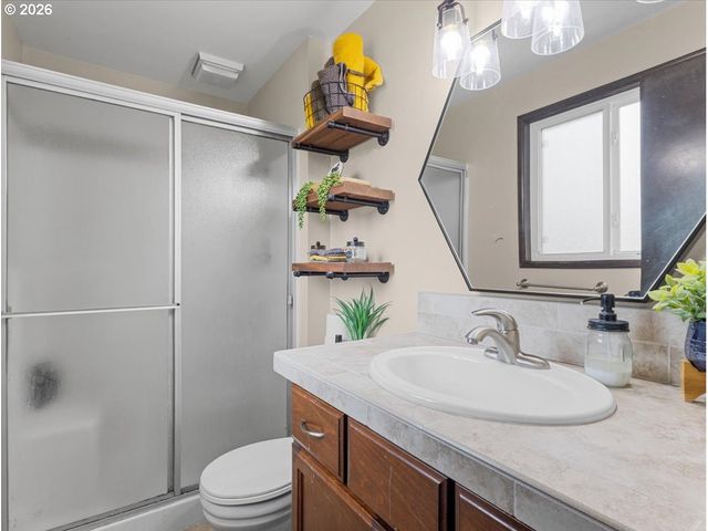 940 Ne BALDWIN St, Hillsboro, OR 97124