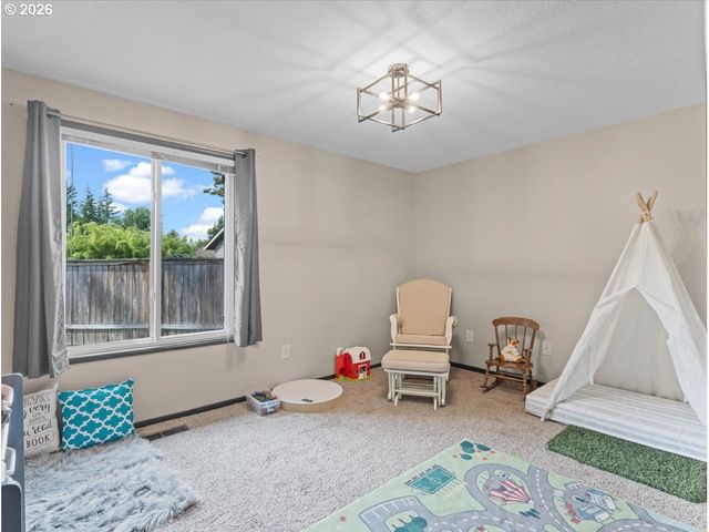 940 Ne BALDWIN St, Hillsboro, OR 97124