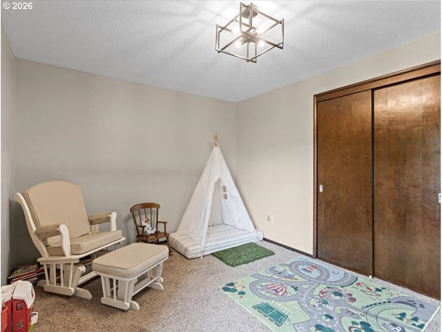 940 Ne BALDWIN St, Hillsboro, OR 97124