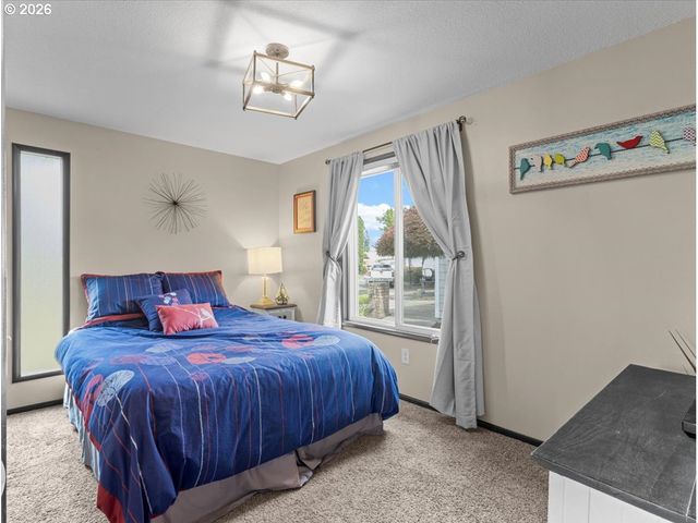 940 Ne BALDWIN St, Hillsboro, OR 97124