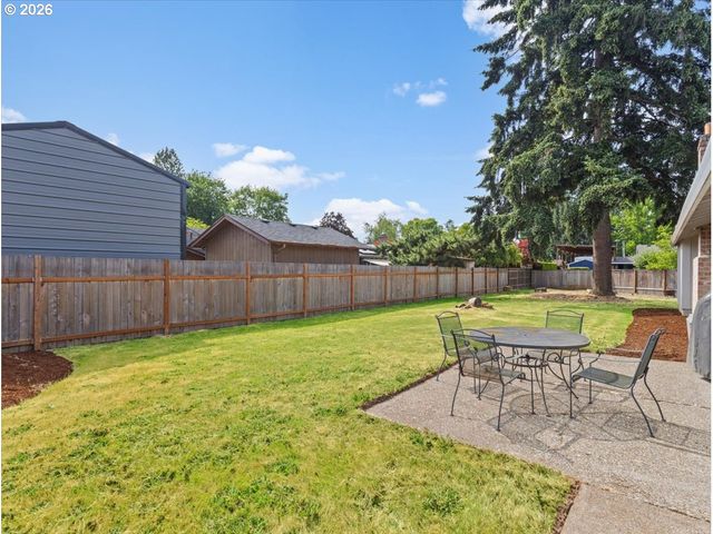 940 Ne BALDWIN St, Hillsboro, OR 97124