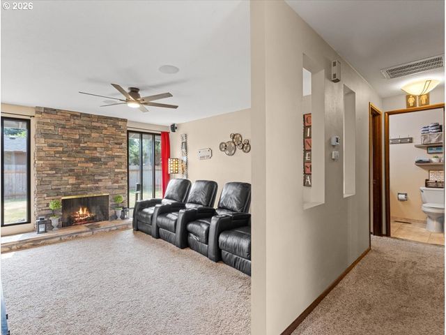 940 Ne BALDWIN St, Hillsboro, OR 97124