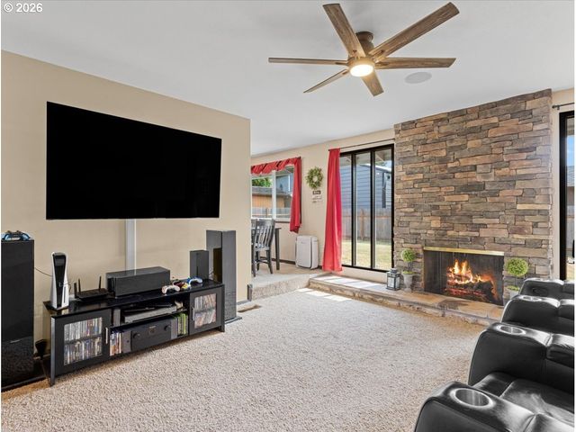 940 Ne BALDWIN St, Hillsboro, OR 97124