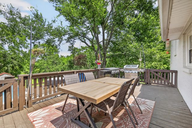 302 Dorr Dr, Goodlettsville, TN 37072