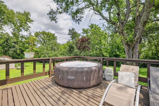 302 Dorr Dr, Goodlettsville, TN 37072