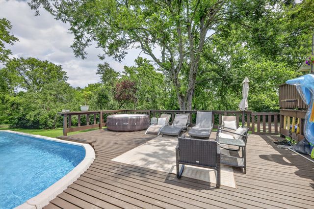 302 Dorr Dr, Goodlettsville, TN 37072