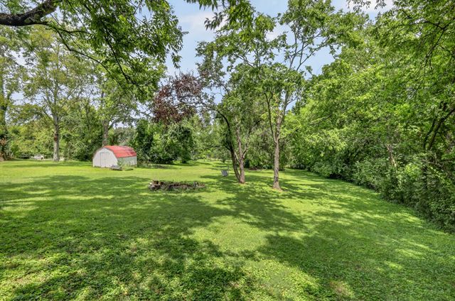 302 Dorr Dr, Goodlettsville, TN 37072