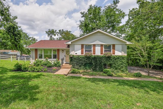 302 Dorr Dr, Goodlettsville, TN 37072
