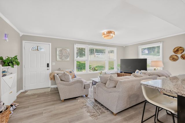 302 Dorr Dr, Goodlettsville, TN 37072