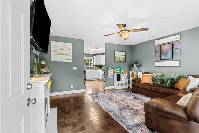 397 Woodlawn Ave, Dalton, GA 30721