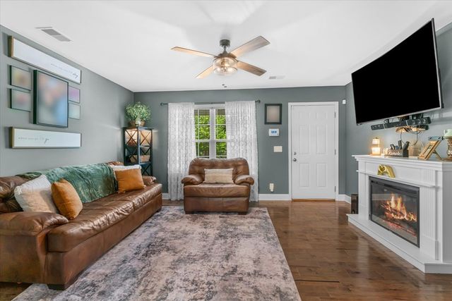 397 Woodlawn Ave, Dalton, GA 30721
