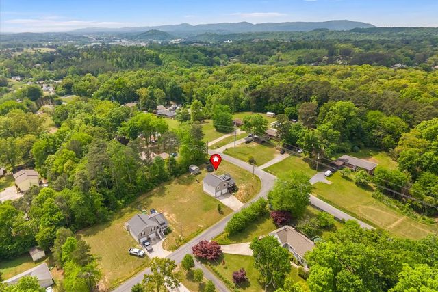 397 Woodlawn Ave, Dalton, GA 30721