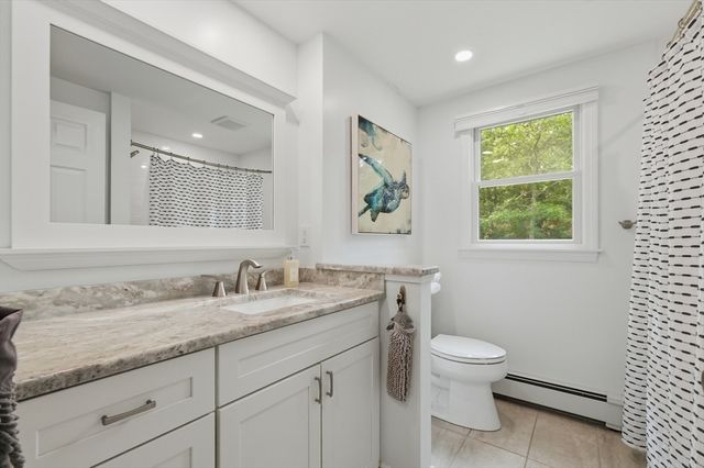 223 Plum Hollow Rd, Falmouth, MA 02536