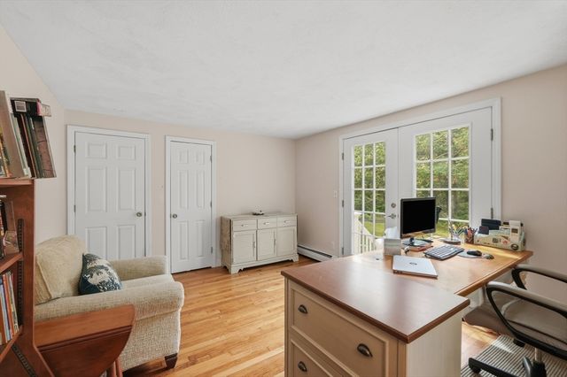 223 Plum Hollow Rd, Falmouth, MA 02536