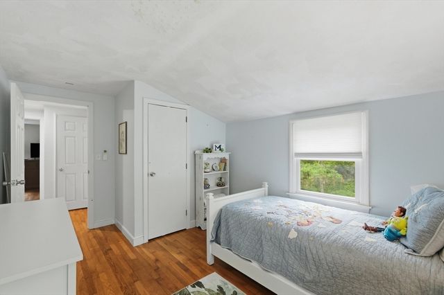 223 Plum Hollow Rd, Falmouth, MA 02536