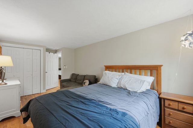 223 Plum Hollow Rd, Falmouth, MA 02536