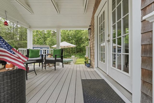 223 Plum Hollow Rd, Falmouth, MA 02536