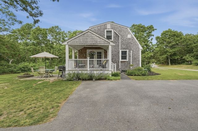 223 Plum Hollow Rd, Falmouth, MA 02536