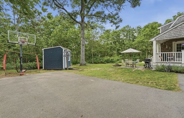 223 Plum Hollow Rd, Falmouth, MA 02536