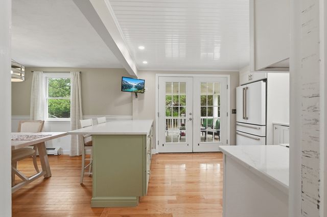 223 Plum Hollow Rd, Falmouth, MA 02536