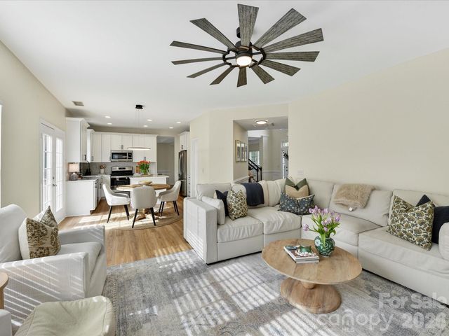 9334 Autumn Applause Drive, Charlotte, NC 28277