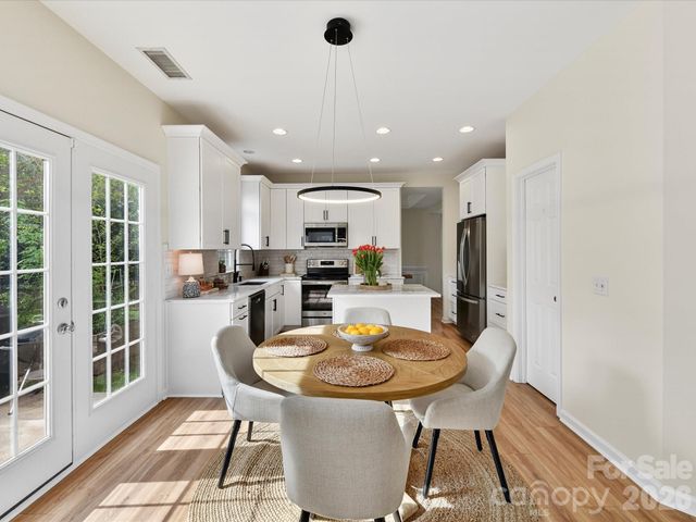 9334 Autumn Applause Drive, Charlotte, NC 28277