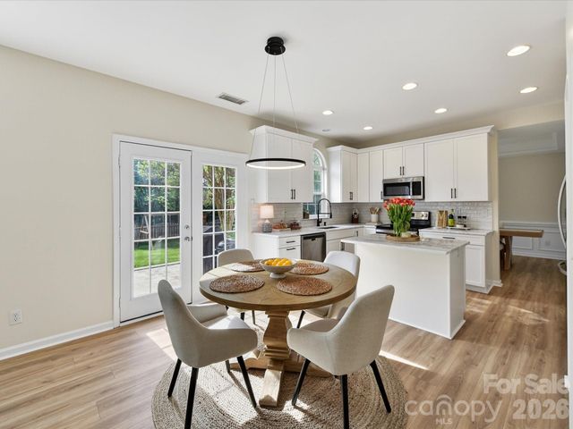 9334 Autumn Applause Drive, Charlotte, NC 28277