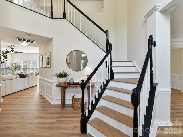 9334 Autumn Applause Drive, Charlotte, NC 28277