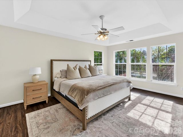 9334 Autumn Applause Drive, Charlotte, NC 28277