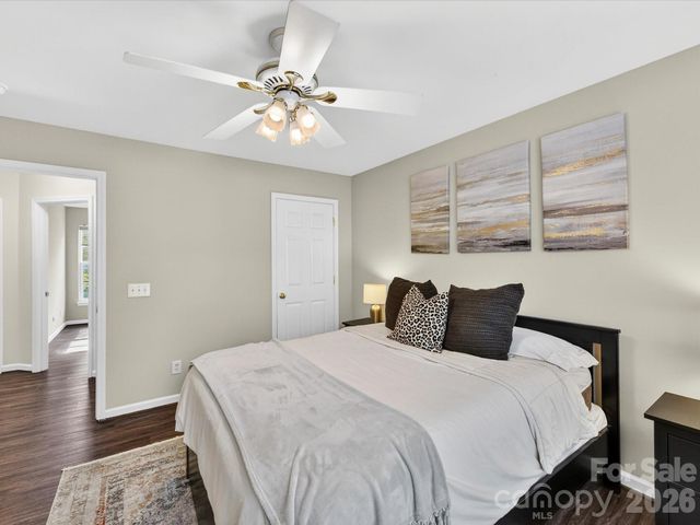 9334 Autumn Applause Drive, Charlotte, NC 28277