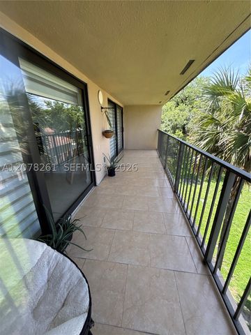 6305 Gage Pl 309A, Miami Lakes, FL 33014