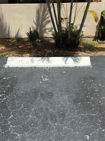 6305 Gage Pl 309A, Miami Lakes, FL 33014
