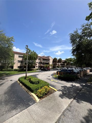 6305 Gage Pl 309A, Miami Lakes, FL 33014
