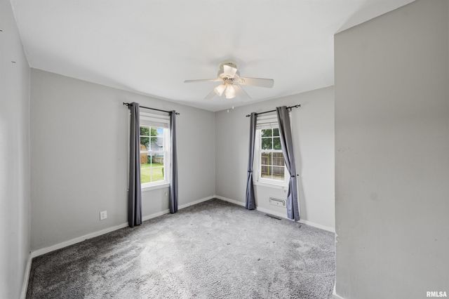 105 STERLING Street, Washington, IL 61571