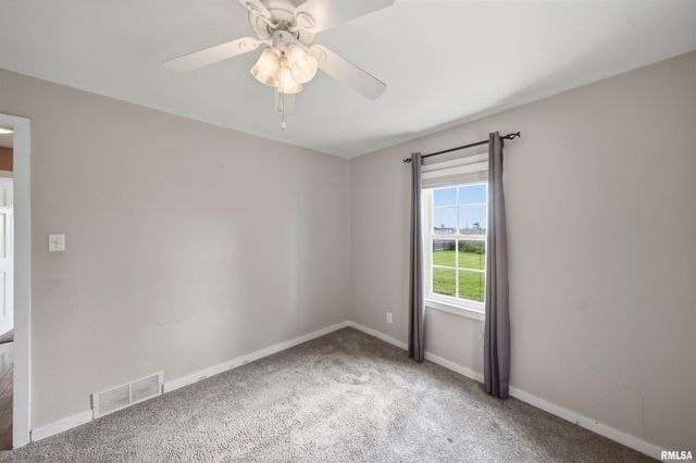105 STERLING Street, Washington, IL 61571